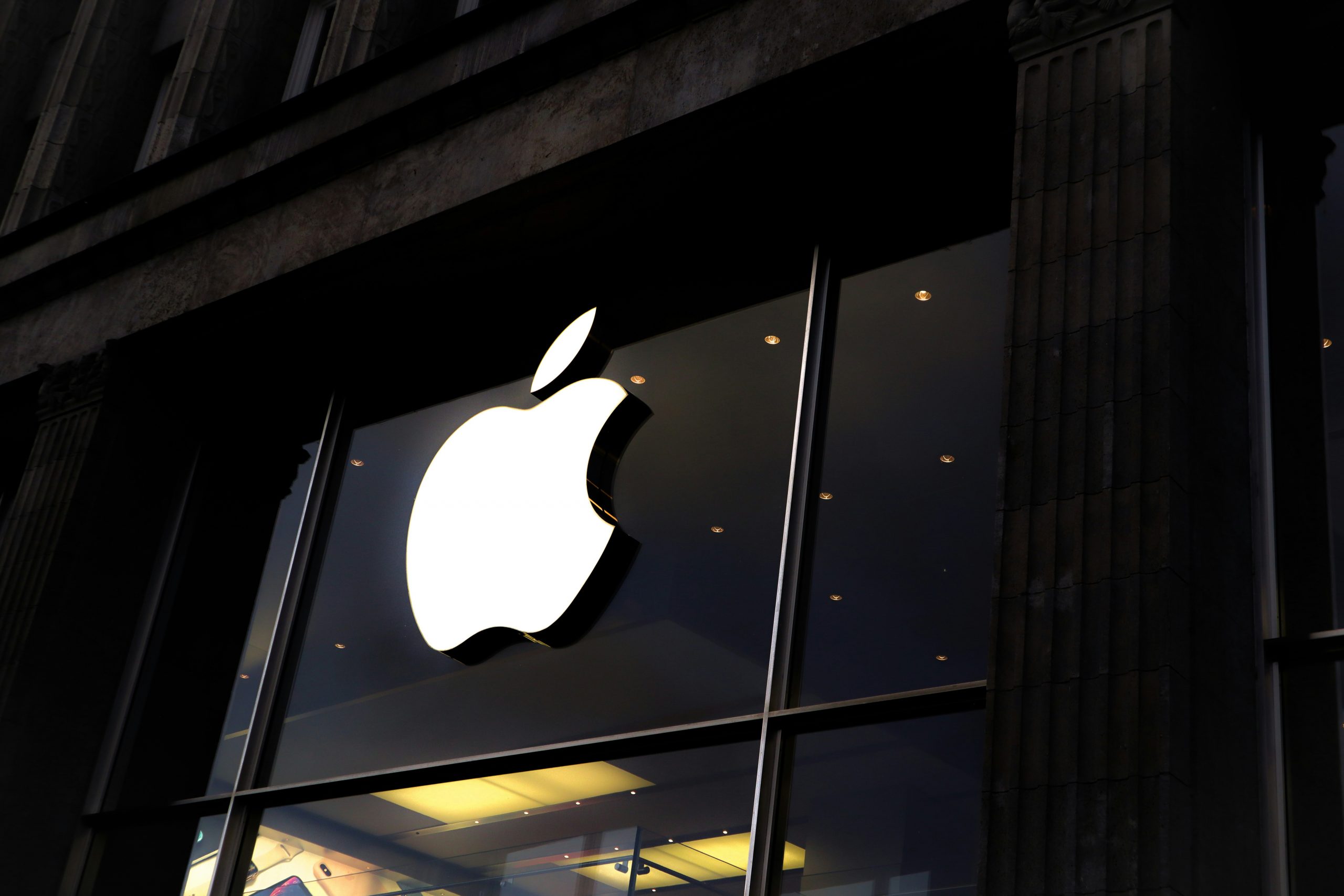 Prepare Your SME for Apple’s Next Wave of Smart Devices — featured image
