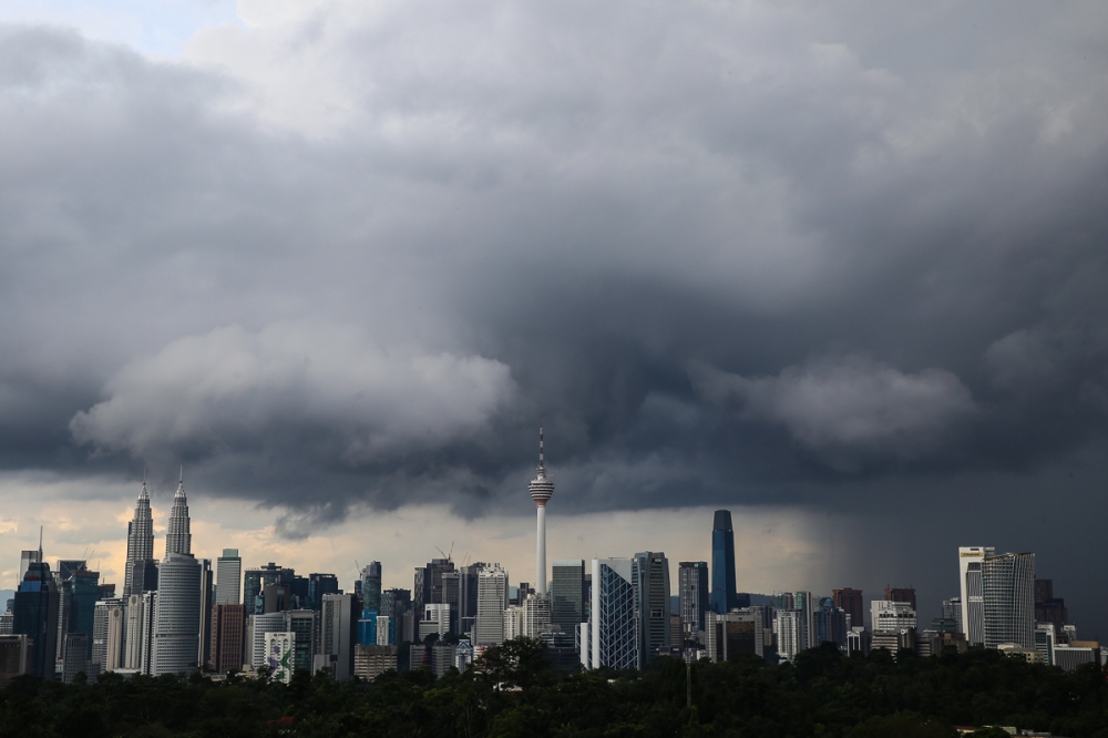 Rain or Shine: How Unpredictable Weather Hits Your SME — featured image