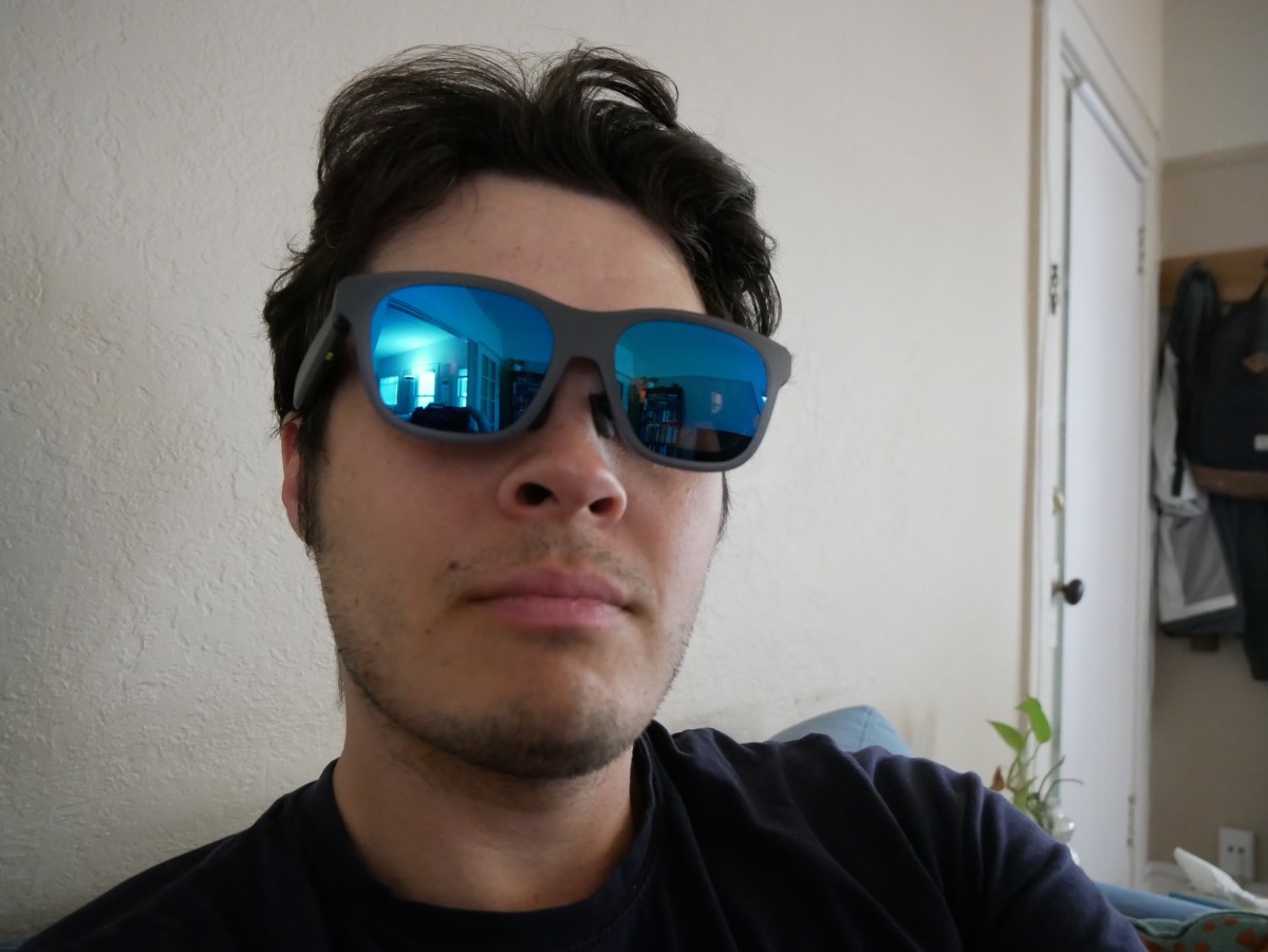 Smart Glasses for SMEs: Useful Tool or Costly Distraction? — featured image